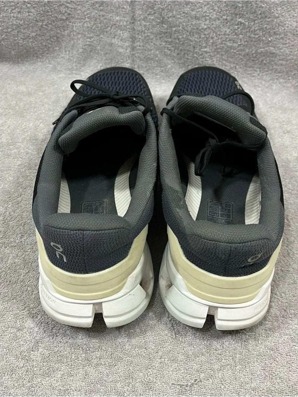 On Running Cloudflyer Black/White Running Shoes Men's sz 12.5